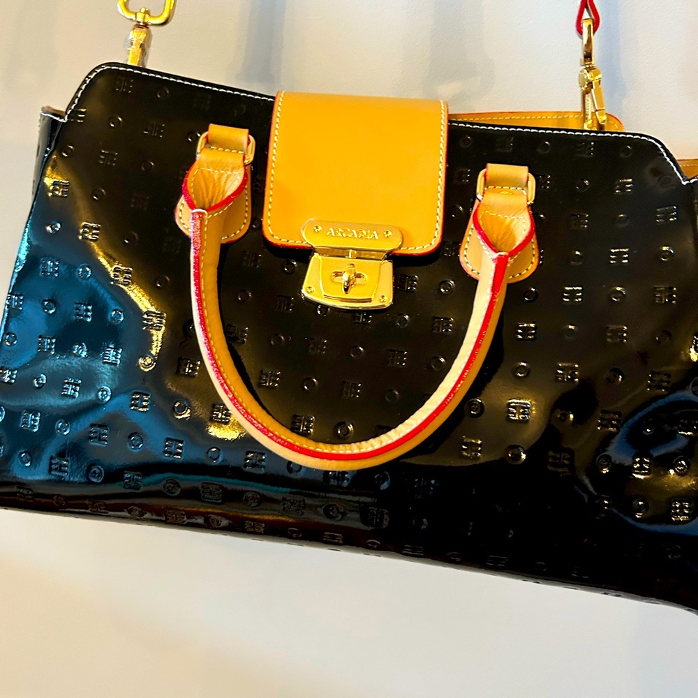 Arcadia Italy 🇮🇹 Large Shoulder Bag